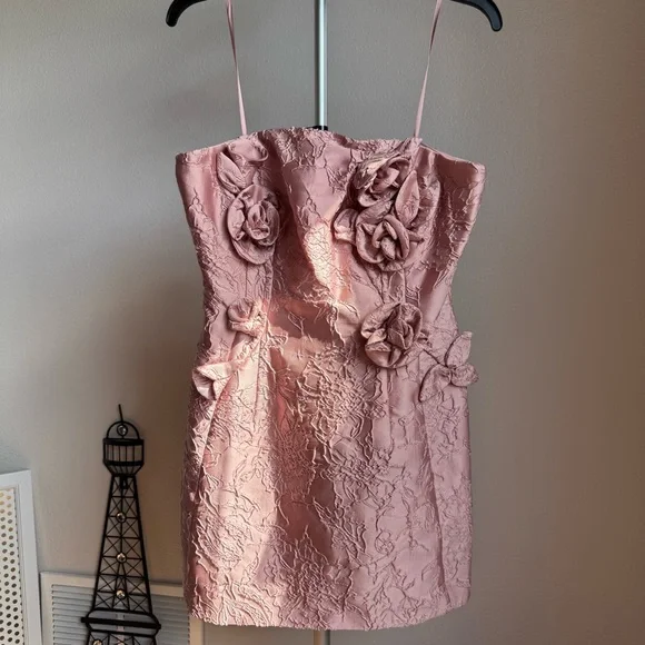 NWT Muse by Marchesa Petal Floral Jacquard Strapless Neck Applique Dress Sz 8 - Picture 2 of 12